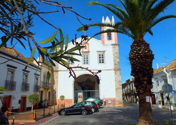 Casa Pink Flamingo Spacious Town Centre Villa