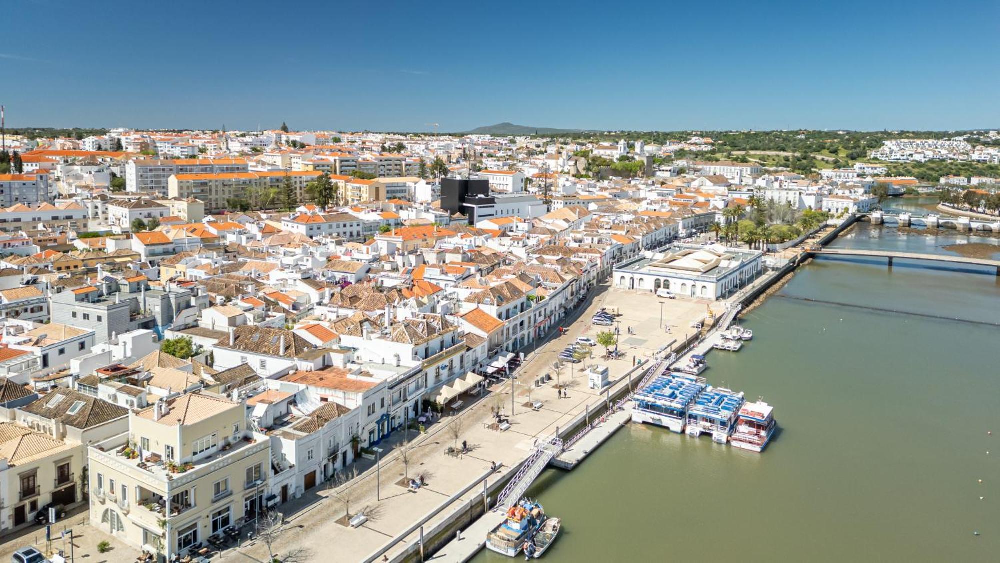 Villa Casa Pink Flamingo Spacious Town Centre Tavira